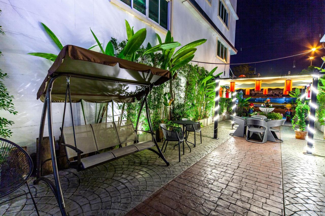 Rung Aroon Hotel By Le Siri Chiang Mai Exterior photo